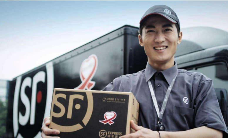 余杭中转场多人确诊后顺丰小哥遭嫌弃，我们是否该多给他们一点信任和理解？