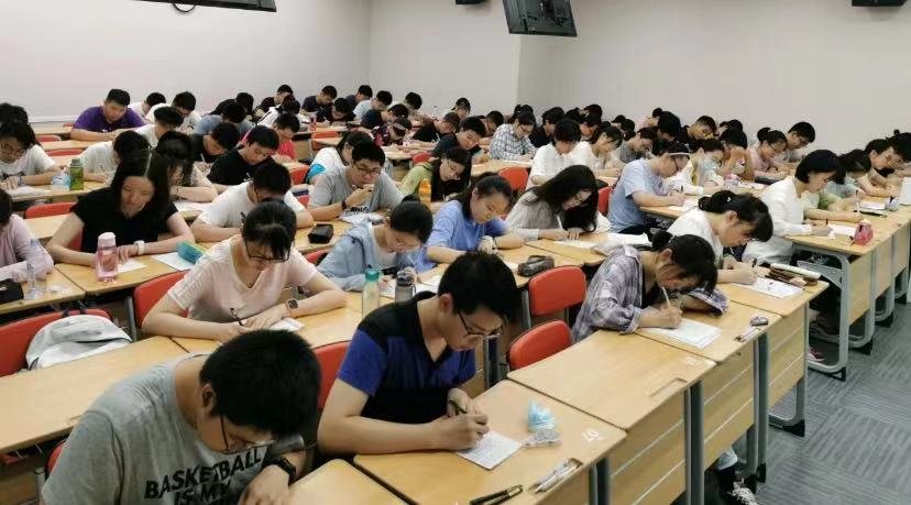 成都戴氏教育全日制费用