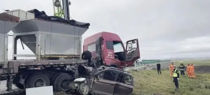 四川货车与商务车对向相撞,3死3伤,为什么说大货车发生事故没有小事故?