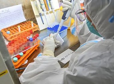 印度首次发现了新冠重组毒株XE感染病例,应采取哪些措施加强防控?