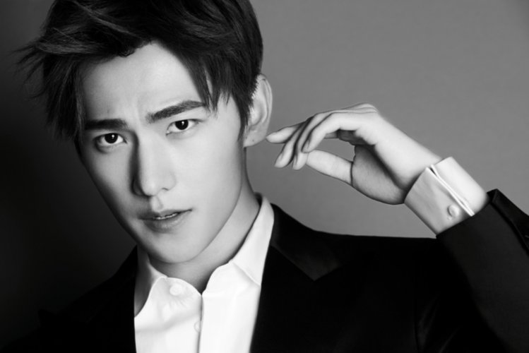 杨洋cos服务员秒被认出,他究竟是被如何识破的?