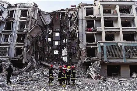 湛江一位母亲因为儿子哭闹惊险躲过煤气罐燃爆,燃气爆炸有多可怕?