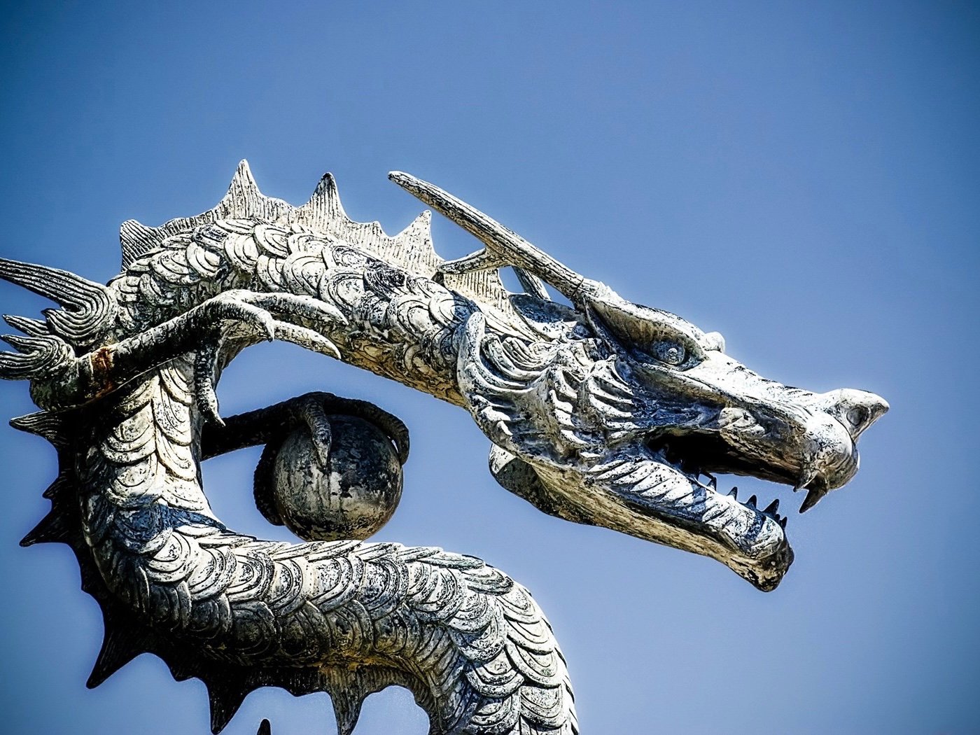 属龙躲春时间和方法