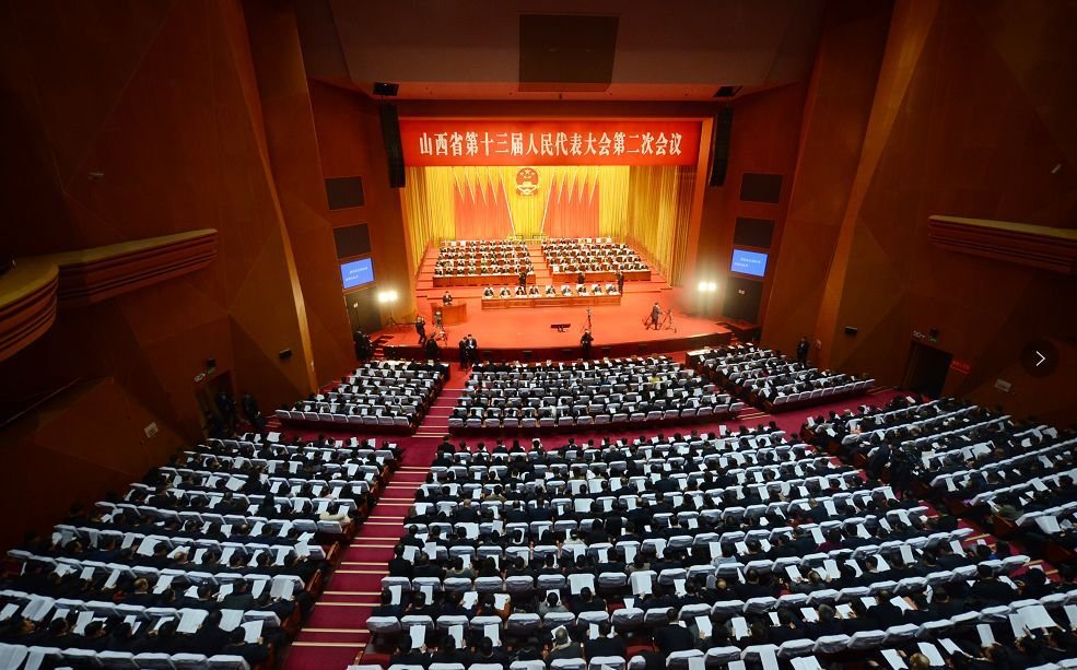 公民在庄重场合可佩戴国徽徽章，哪些场合属于庄重场合？