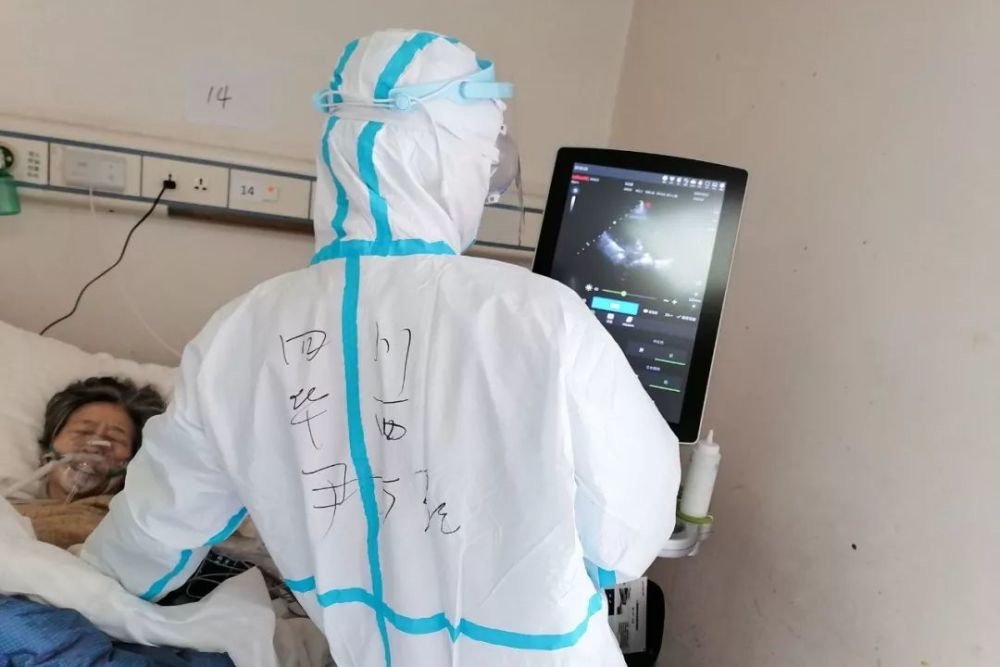 响应防疫政策，6成职场人国庆假日选择就地过节，就地过节对防疫有何益处？