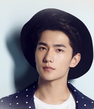 杨洋是因为什么会伤到耳朵?