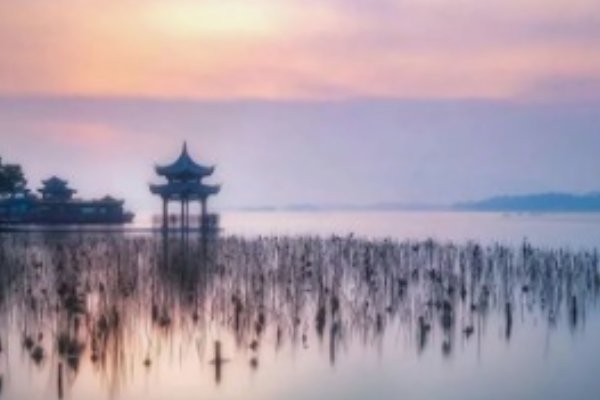 题临安邸的创作背景