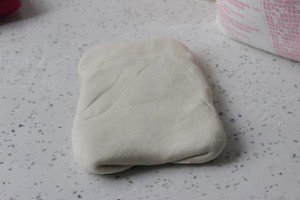 请问馒头松软和酵母的多少有关还是和和面软硬有关为什么蒸出的馒头有特别软有的一般软？