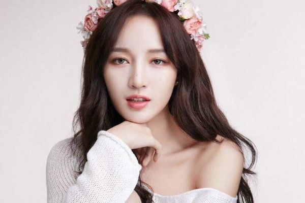 金莎冒充追求者给孟佳送玫瑰花娃娃,金莎这么做是出于什么?