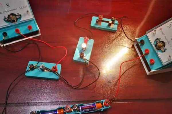 两个电压表串联会怎样