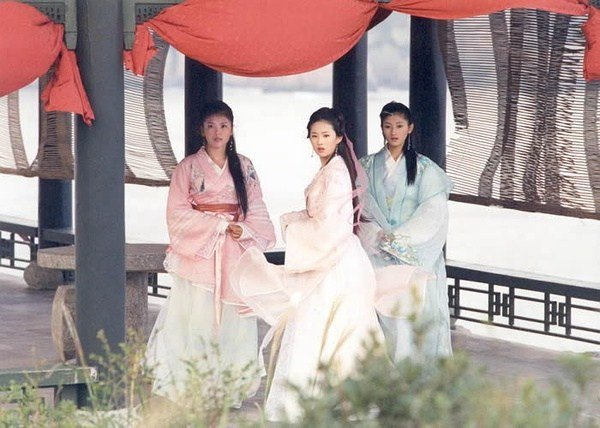 谁有明星合成的图，最好有刘涛，刘亦菲的