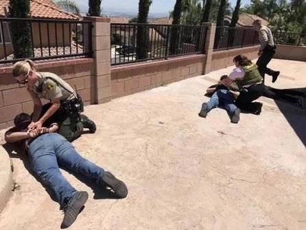 如何评价华人开枪制伏窃贼这件事？