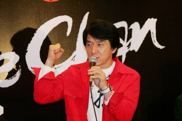 成龙67岁生日发文感谢祝福，你觉得他现在的实力如何？