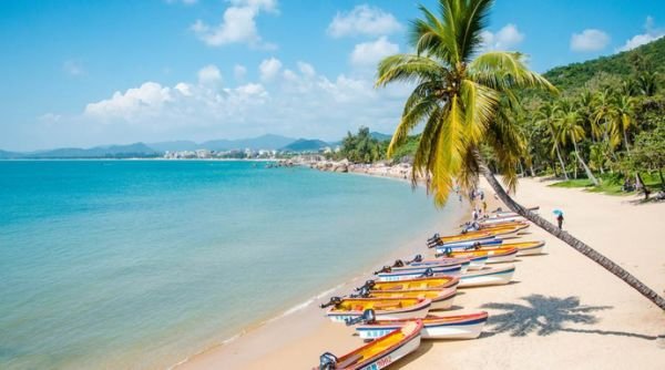 三对夫妻旅行三天，相互发生关系获刑，他们的行为在法律中如何定性？