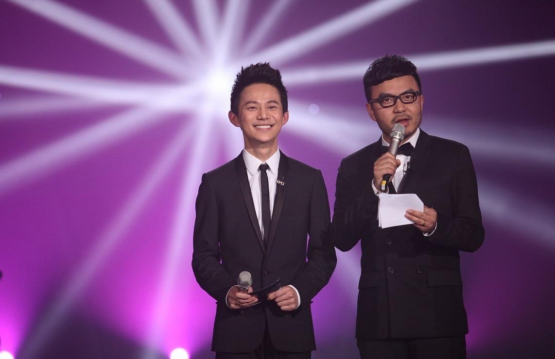 关于何炅汪涵主持晚会多次失误一事，你有何看法？