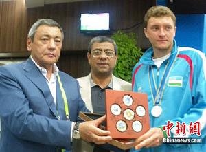 伊斯托明的个人简介