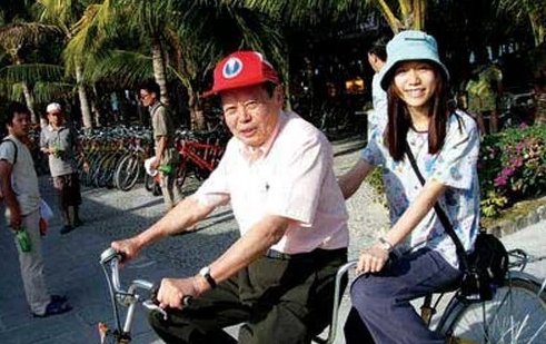 杨振宁的妻子翁帆有没有怀孕呢?