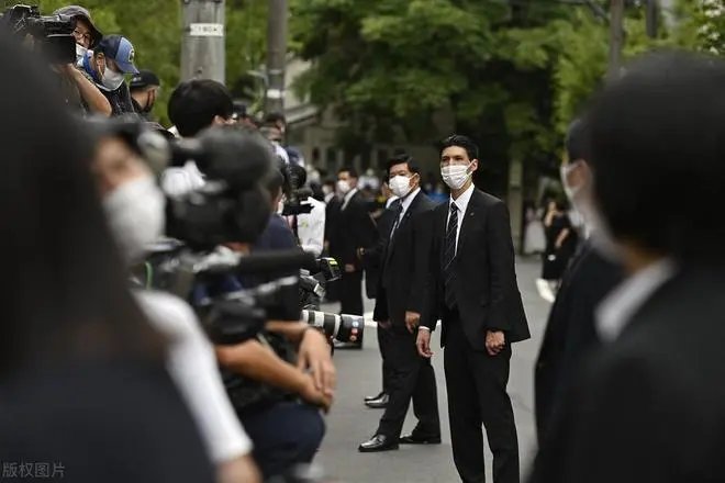 华裔神探李昌钰分析安倍遇刺，连说3次“大意了”，现场哪些细节值得关注？