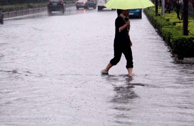 河南洪涝,已致33死8人失踪,谁该为这些死去的民众负责?