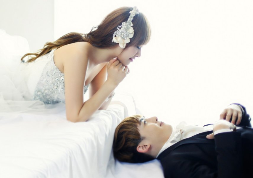 得知前任即将结婚，内蒙古男子发视频回忆两人8年爱情，网友对此有何表示