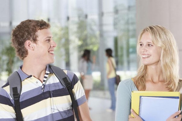 女人悄悄地爱上了你的5种细微表现有哪些？