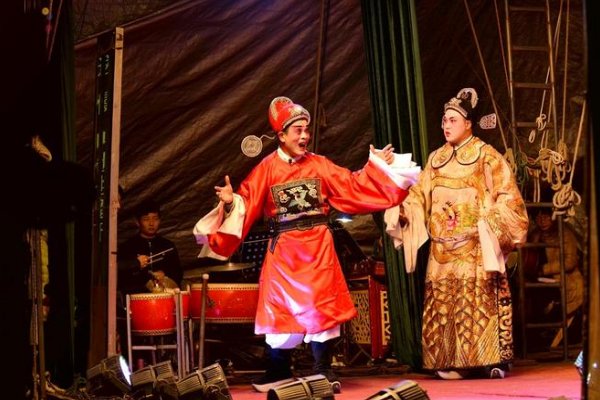 逢场作戏的意思解释