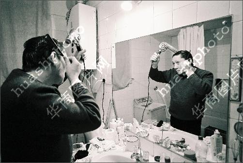 房东蒋先生的剧情简介