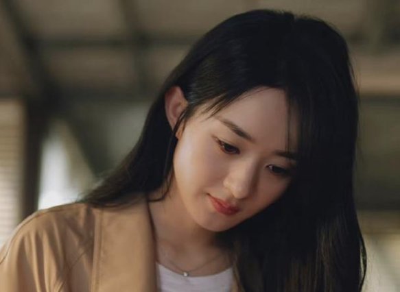 在《谁是凶手》这部剧中，赵丽颖演的沈雨是好人还是坏人？