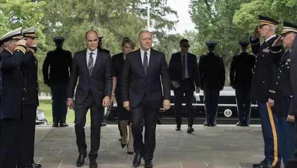 《纸牌屋 第五季》主要讲了什么？