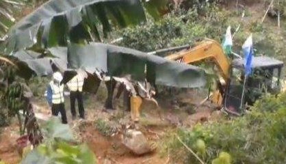 坠机现场看到蝴蝶结和机组工作日志，除此之外还在现场发现了什么？