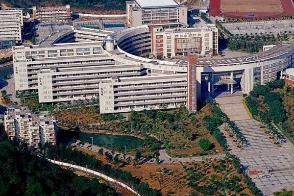 广州市二中怎么样？