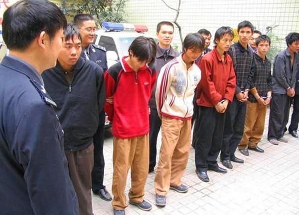 浙江“国际帮”覆灭记：与混混组成非法组织，结果怎样？