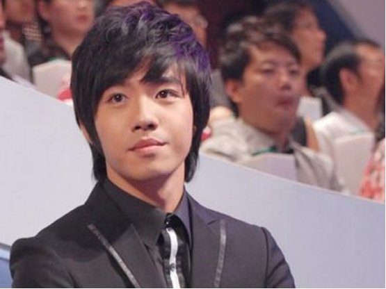 俞灏明泡澡戏拍了八个小时,你觉得他是个敬业的演员吗?