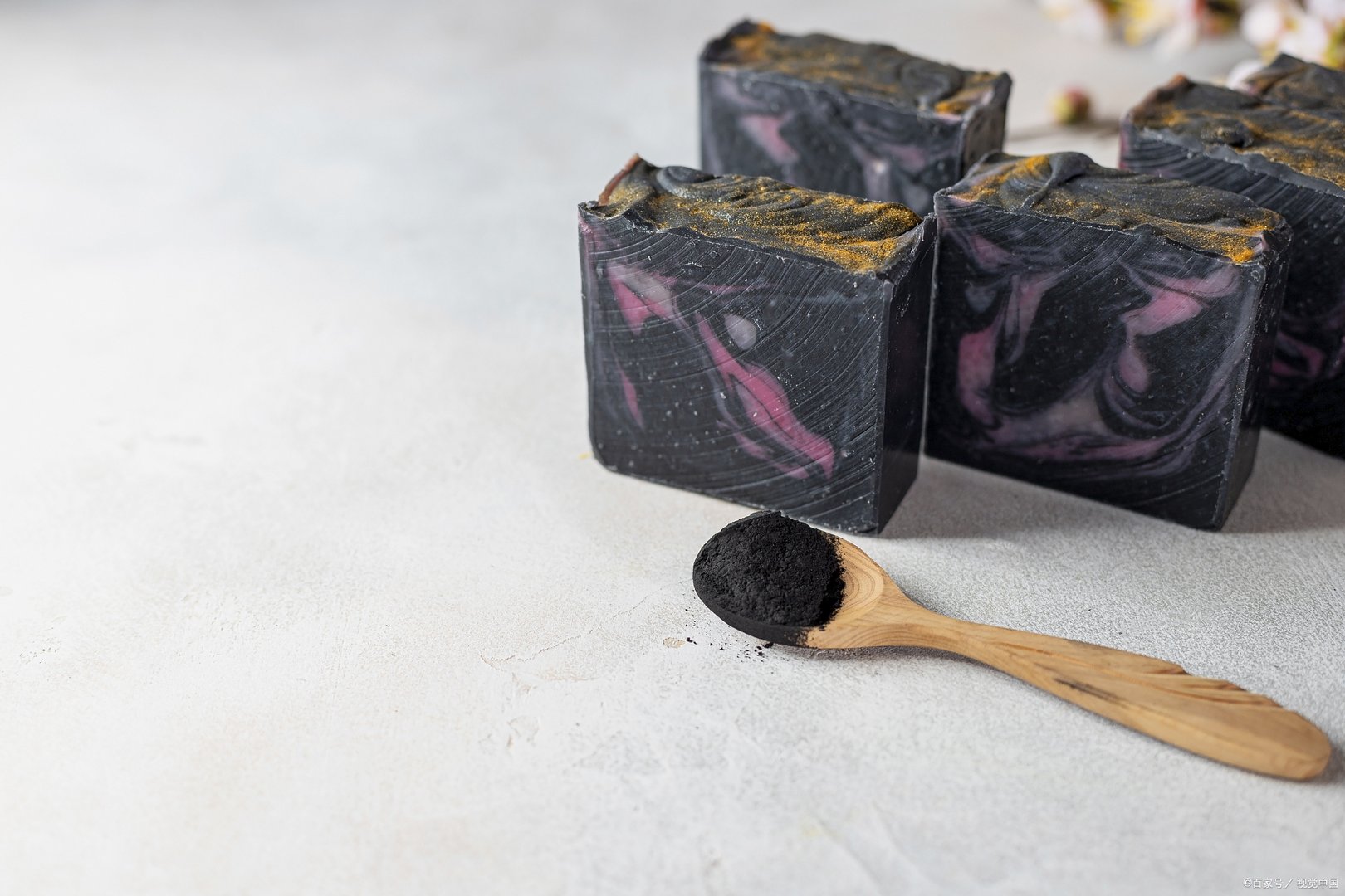 小黑皂怎么用，小黑皂功效，大家是如何看的呢？