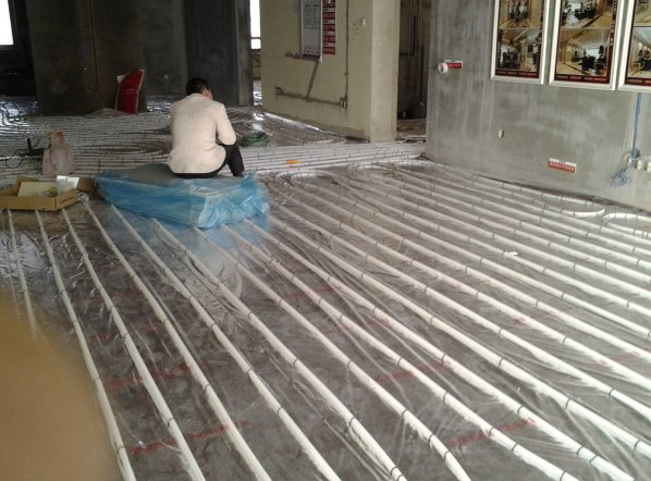 大连安装地热选谁家好啊？