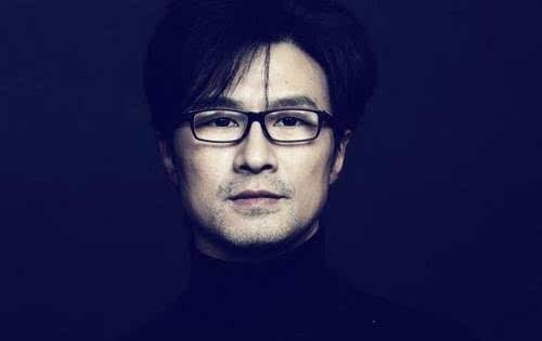 汪峰在微博评论区问明天还有大事发生吗，他为什么被称为“娱乐圈预言家”？