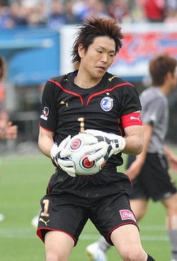 西川周作的人物简介