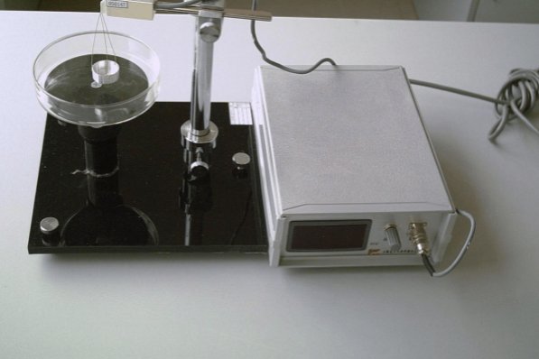 水的表面张力系数