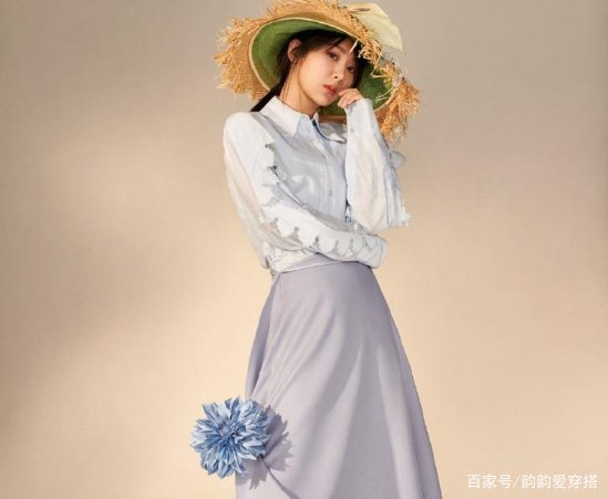 新垣结衣穿长裙戴草帽拍广告，粉丝表示还是不买，你怎么看？