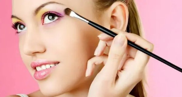 化妆培训学校哪个好