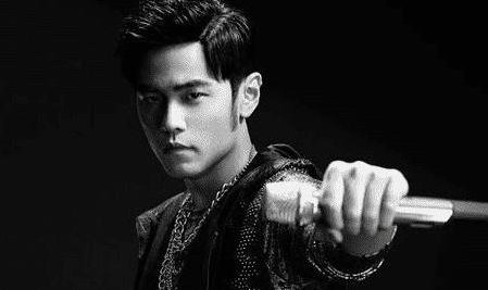 原定再版发行《寻找周杰伦》是因何停止营业的？