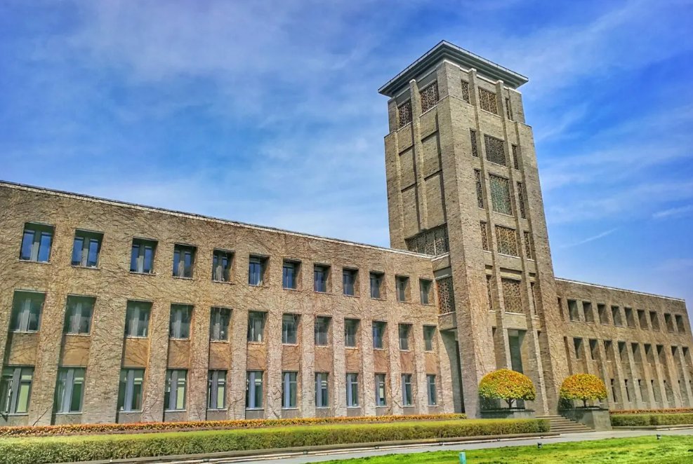 妮可是哪个大学