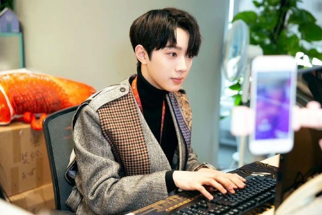 赖冠霖维权成功，与CUBE公司解约胜诉，他为何要与这家公司解约？