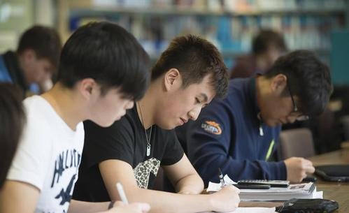 委员建议高考可以让学生选择性考试，这样会减少学生的学习压力吗？