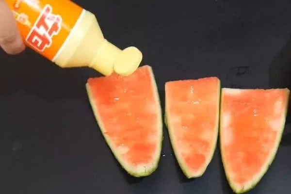 消灭苍蝇的小妙招 怎么消灭小苍蝇