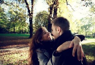 女学生被男友套路，恋爱中如何防止被骗？