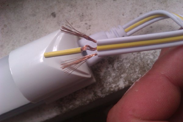 led灯三根线怎么接