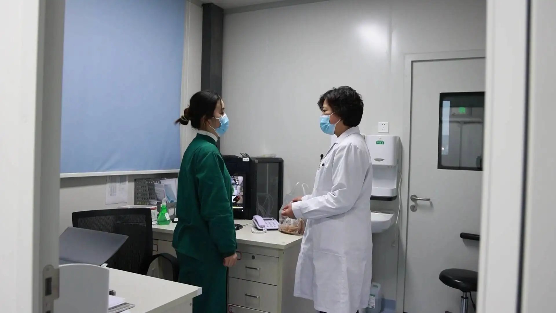 上海新增感染者累计超15万，当地将会如何进行阶梯式管理？