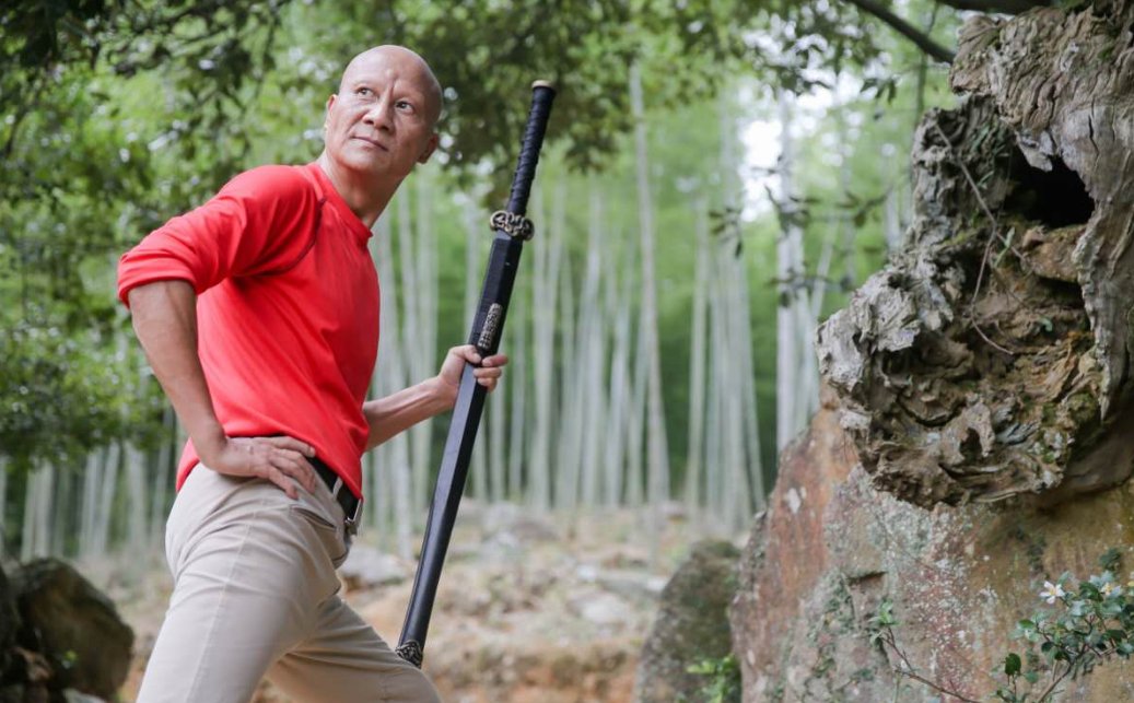 他被称为“最凶反派”，长相穷凶极恶让人胆寒，女儿却颜值逆天，他是谁？