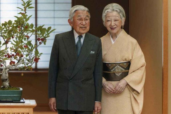 日本天皇举办寿宴，究竟为什么安倍会成为重点关注对象？